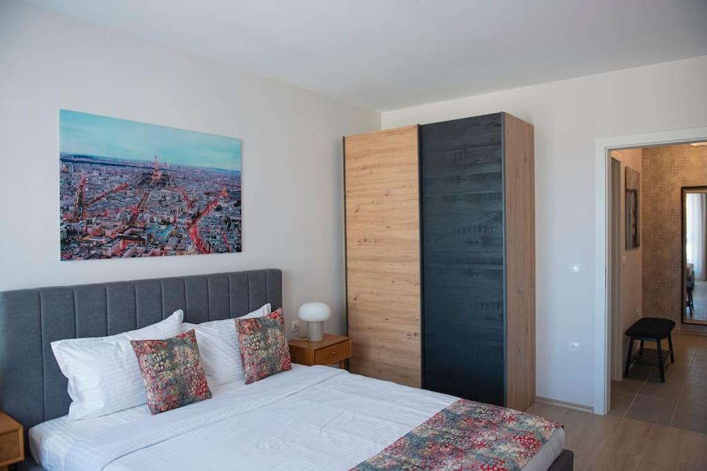 New York: A Spacious Modern Apartment With Parking Sofia Exterior photo