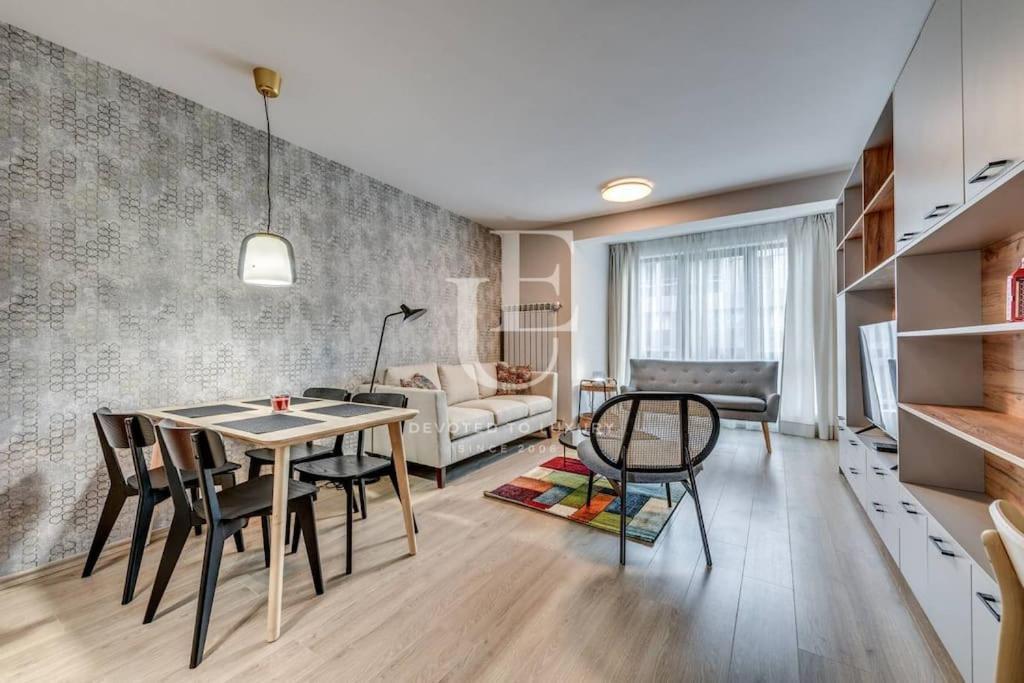 New York: A Spacious Modern Apartment With Parking Sofia Exterior photo